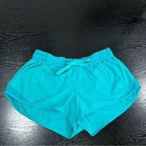 Lululemon 2.5” Hotty Hot Shorts